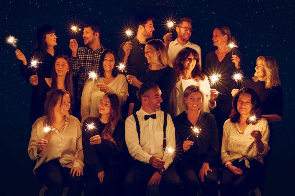 58 16 12 2024 Frohe Weihnachten Und Ein Gluckliches Neues Jahr 01